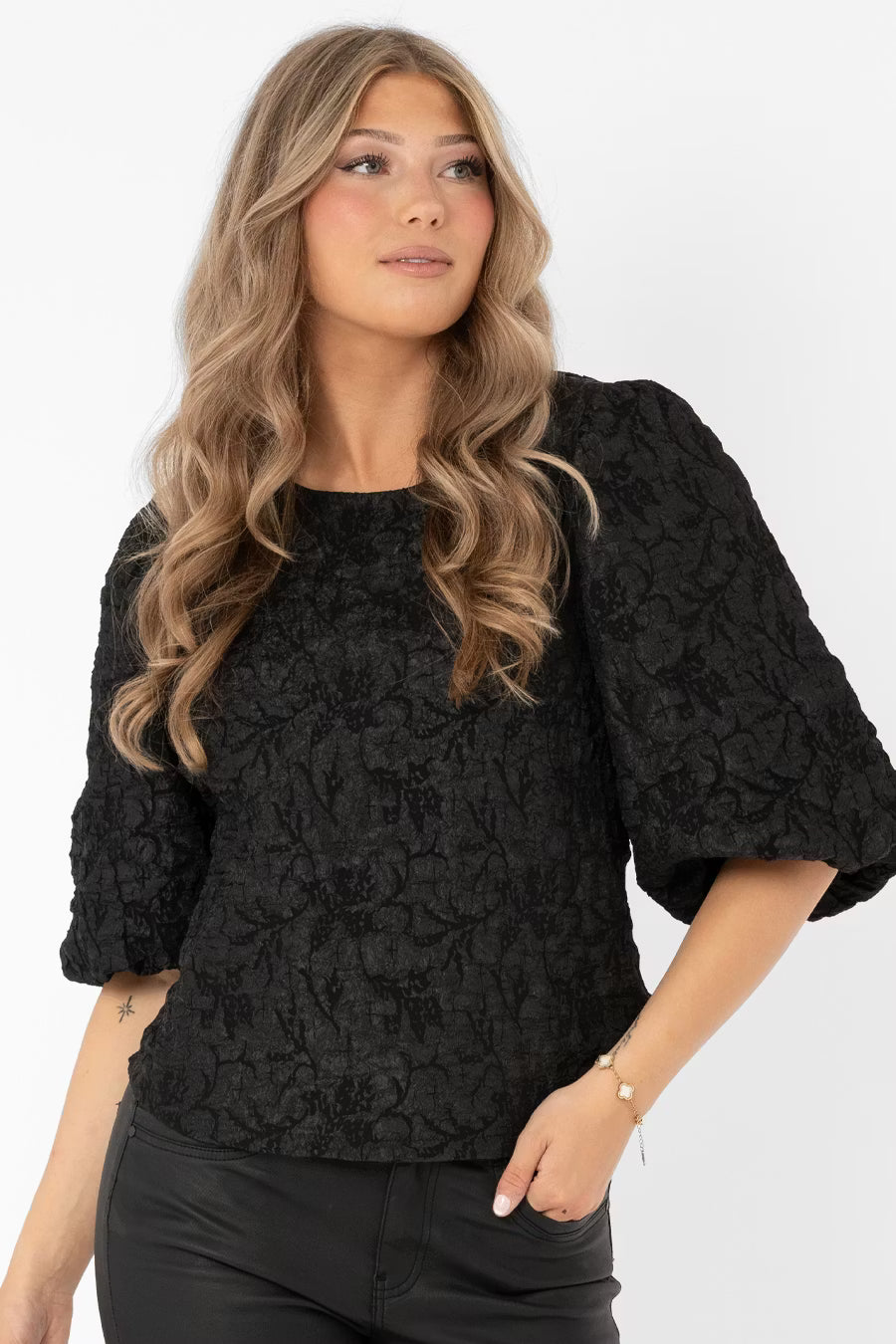 Belora Blus Beige/Svart/Röd